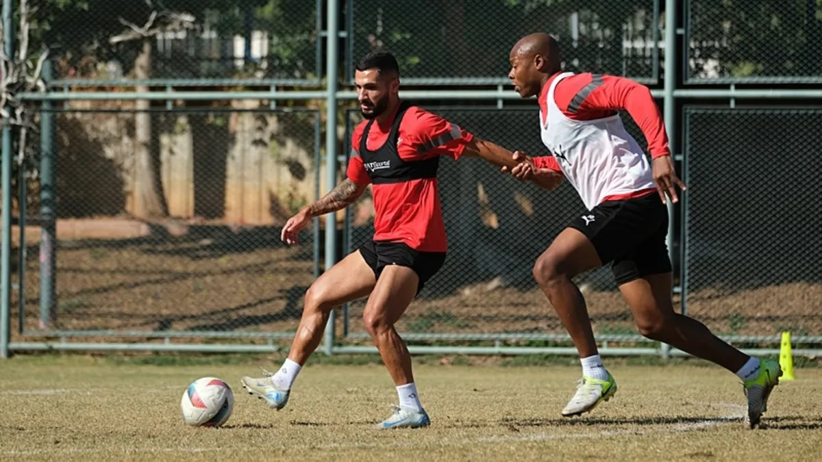 Süper Lig’e kötü başlayan Hatayspor çıkış arayışında